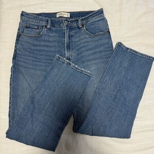 Abercrombie Ankle Straight Ultra High Rise Jeans | GREAT CONDITION!
